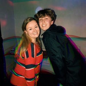 Meet your Posher, Caitlin